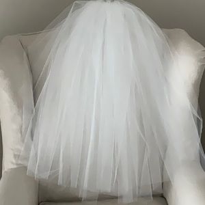 Elegant White Bridal Veil
